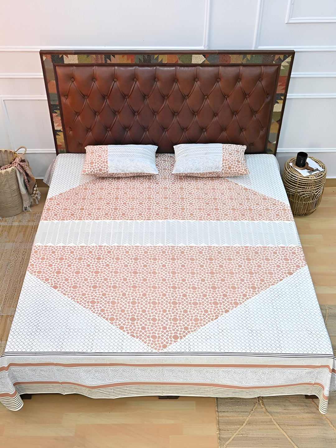 Art Avenue Whimsical Grey Geometric Cotton 120 TC Queen Bedsheet with 2 Pillow Covers-90 x 108 inches