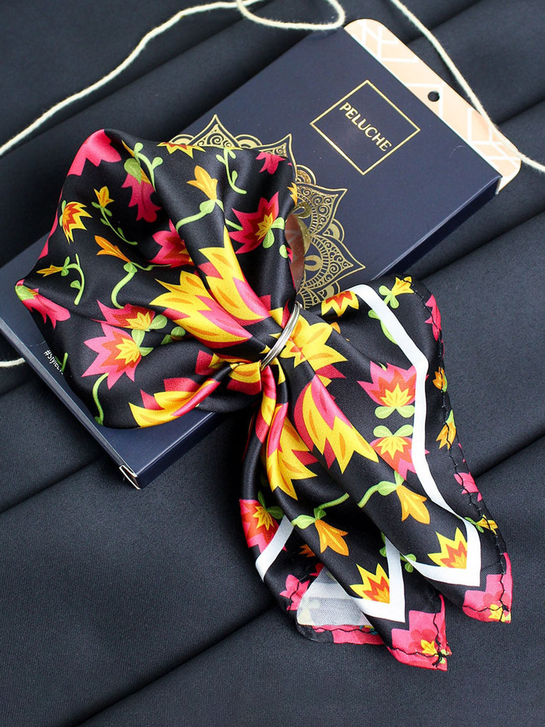 Peluche Men Petals in Paradise Ensemble Pocket Square