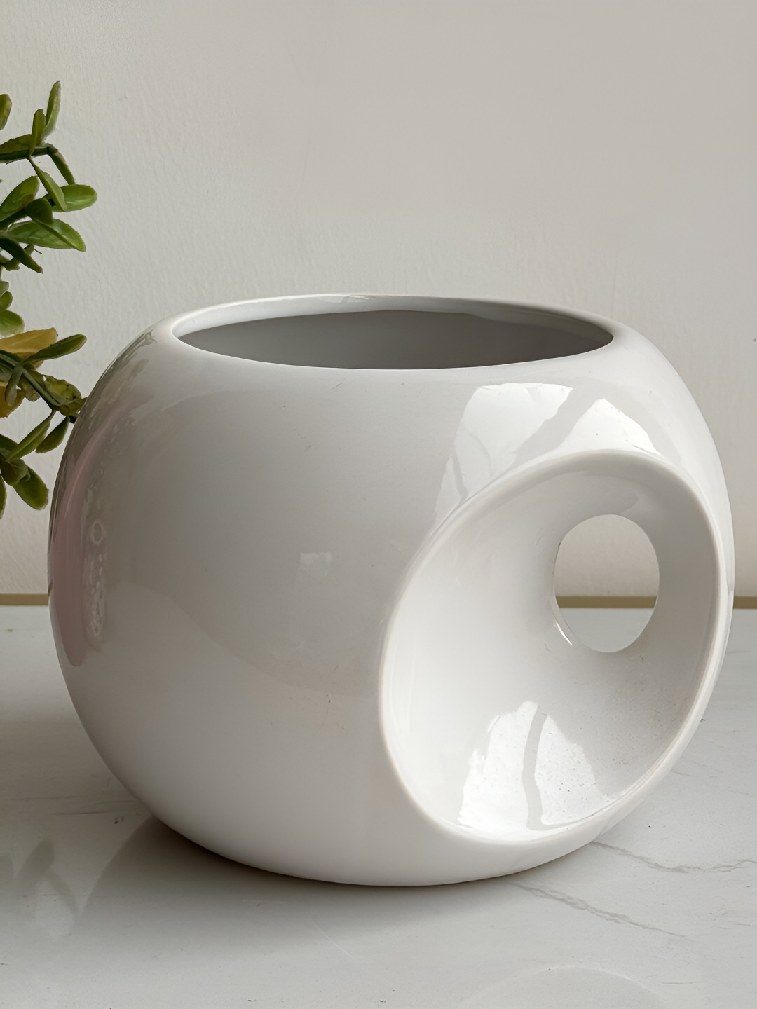 Art Street White Modern Mug Designed Vases