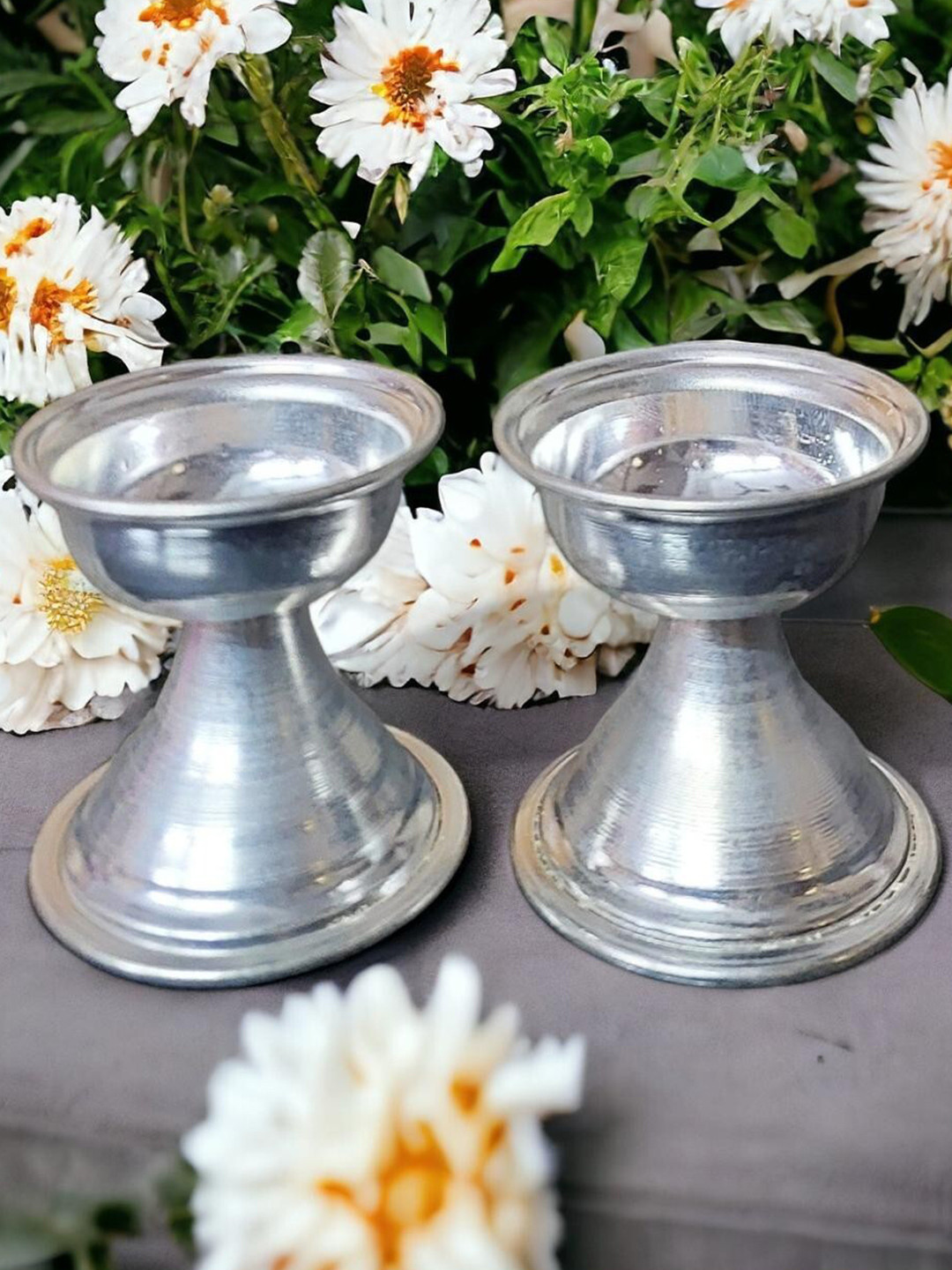 Sigaram Silver Toned 2 Pieces Pooja Diyas