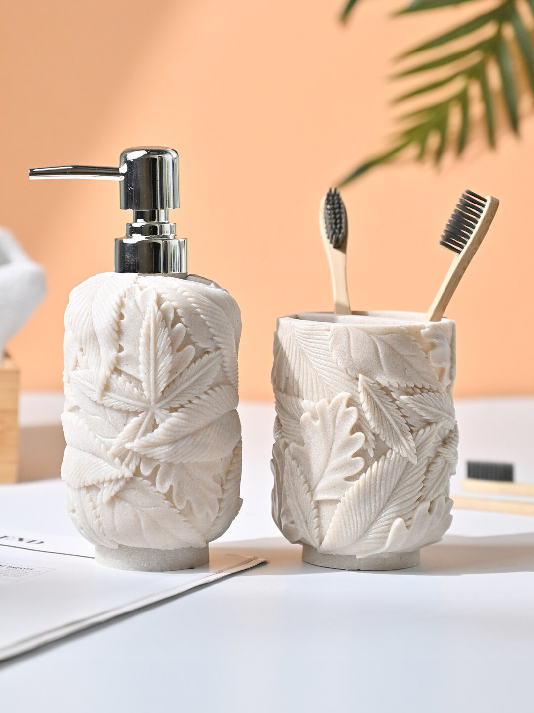 MARKET99 Unisex Off White Bathroom Accessories