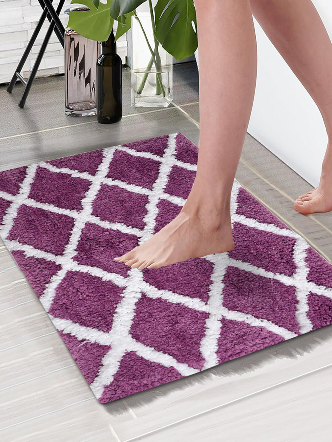 Aura Purple & White Checkered Rectangular 1850 GSM Anti Skid Bath Rug