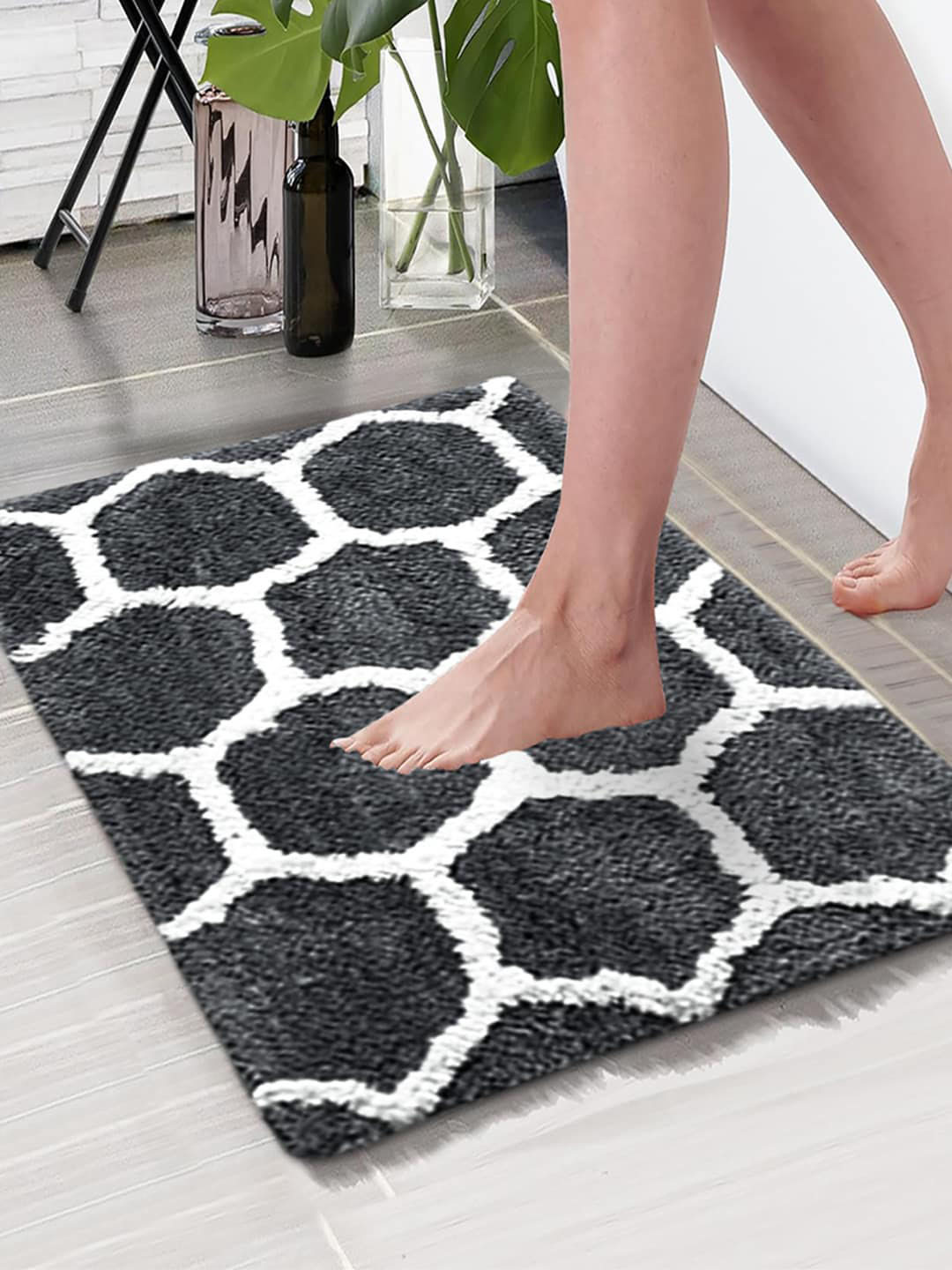 Aura Grey and White 1850 GSM Geometric Printed Rectangular Anti Skid Bath Rugs