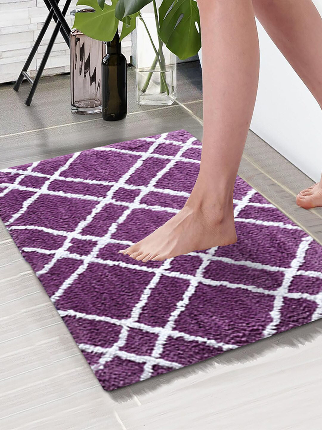 Aura Purple & White Checkered Rectangular 1850 GSM Microfiber Bath Rug