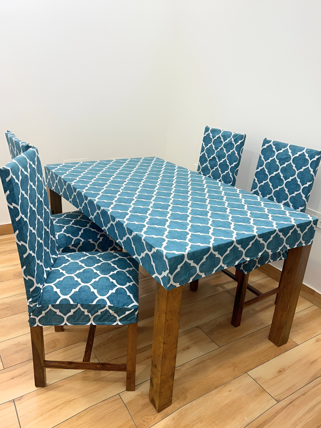 ohello 4 Pcs Aqua Geometric Printed Elasticated Fitted Chair Covers With Table Cover