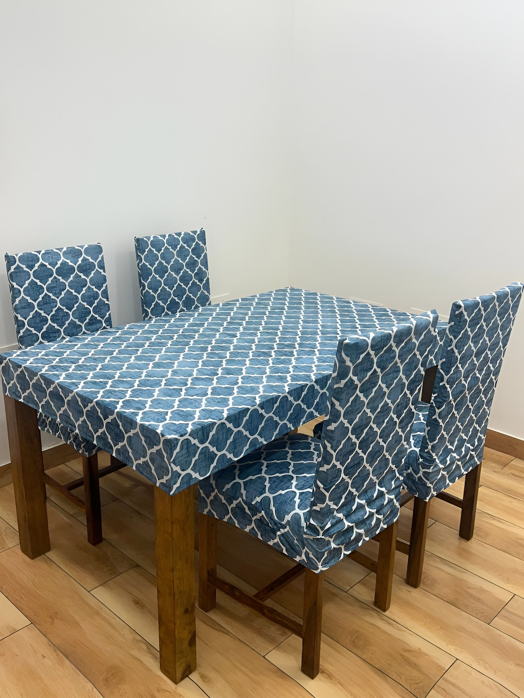 ohello 4 Pcs Blue Geometric Printed Elasticated Fitted Chair Covers With Table Cover