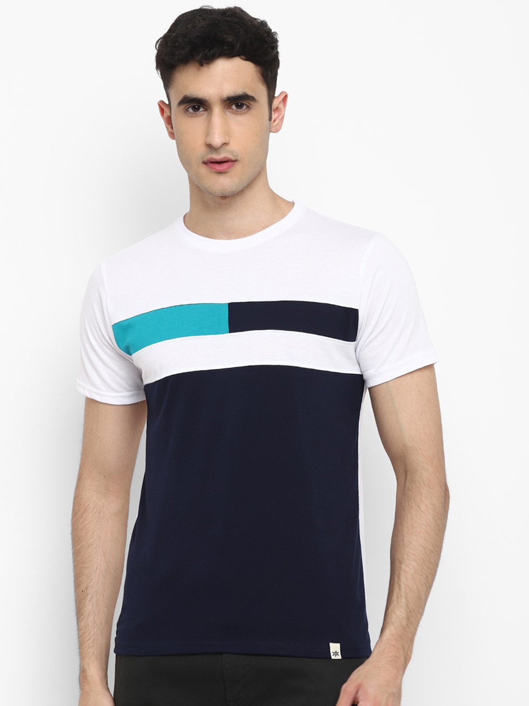 Bukkl Men Pockets Slim Fit T-shirt