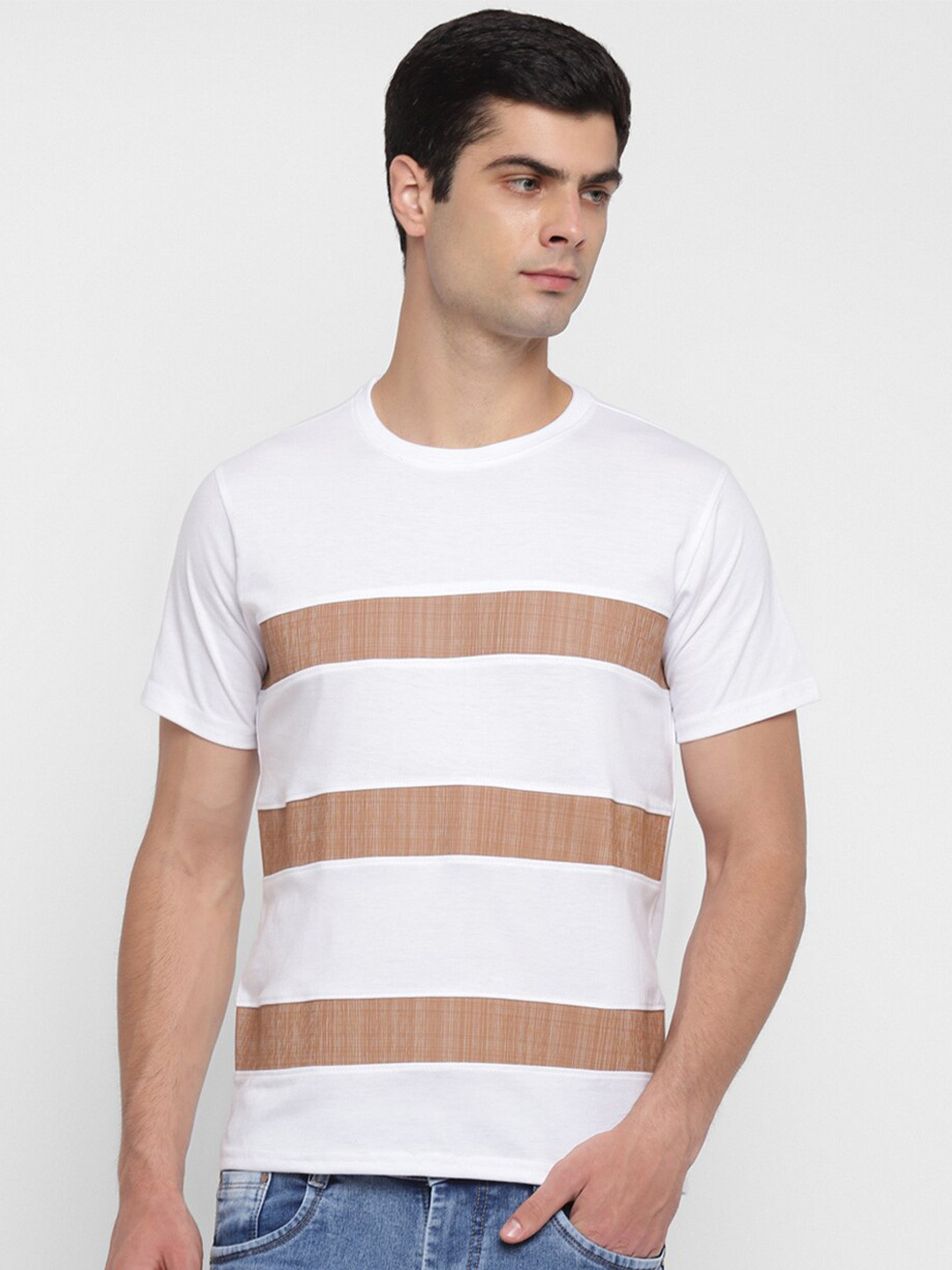Bukkl Men Striped Pockets Slim Fit T-shirt
