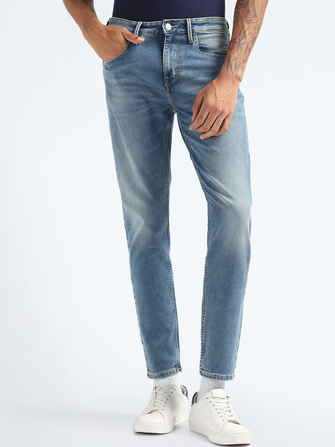 Flying Machine Men Tapered Fit Clean Look Heavy Fade Stone Wash Stretchable Jeans