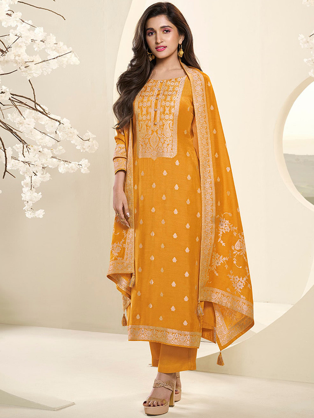Seerat Round Neck Regular Kurta with Trousers & With Dupatta