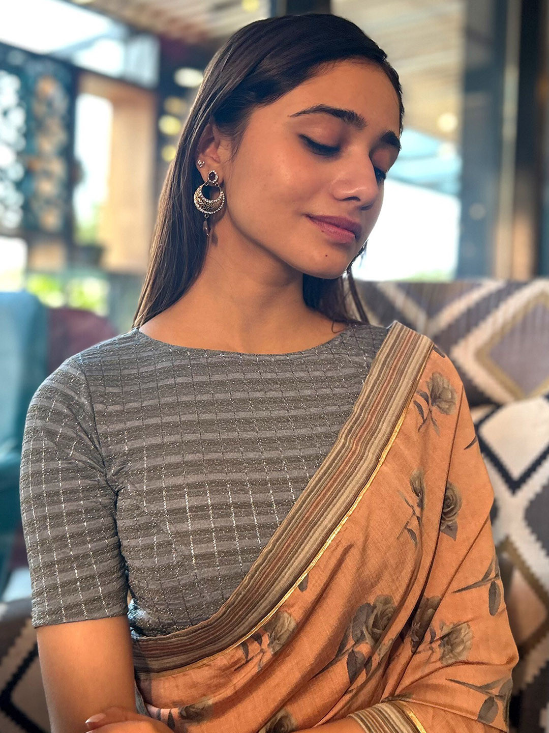 Bindigasm's Advi Striped Stretchable Jacquard Saree Blouse