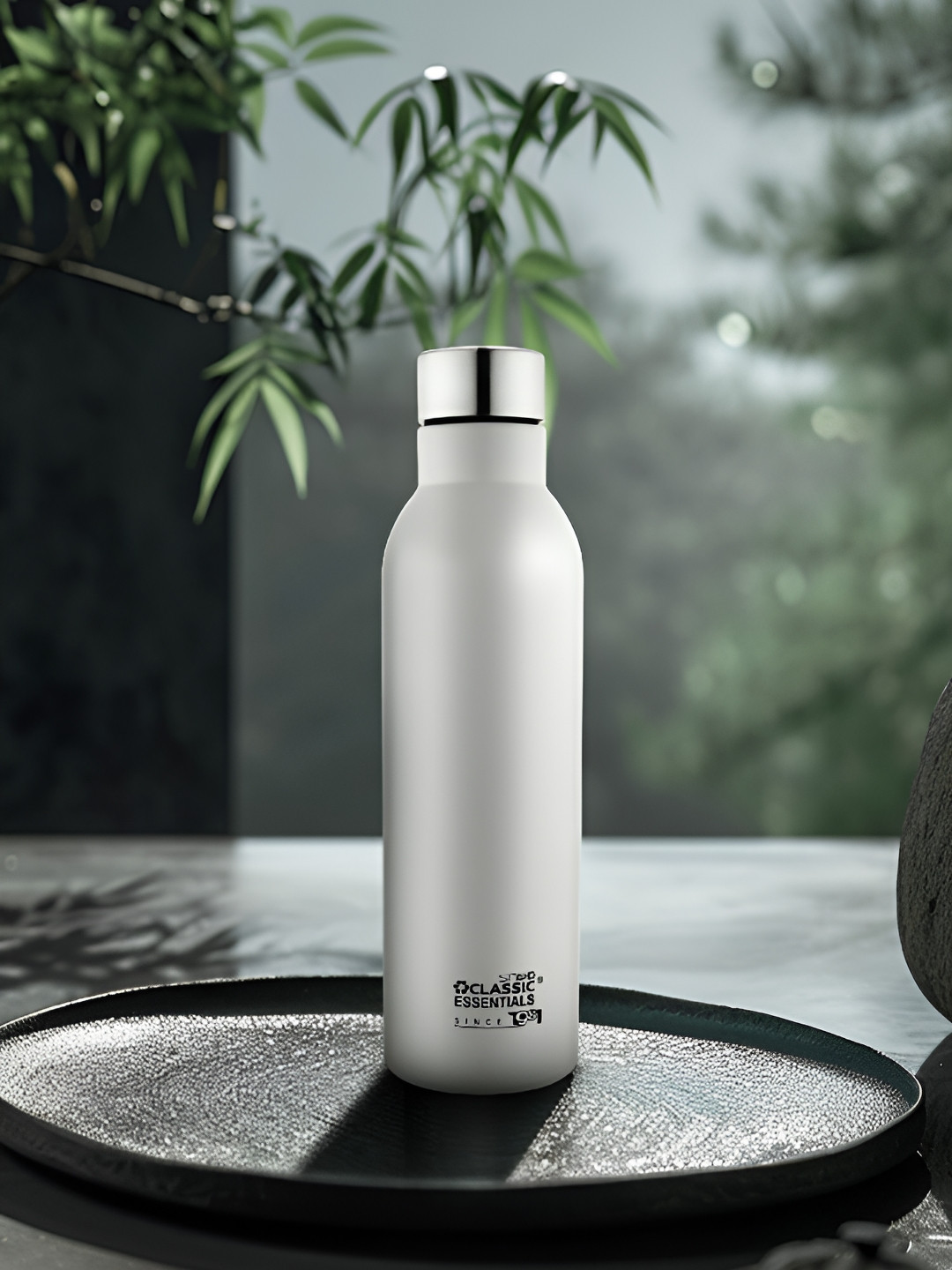 Classic Essentials White Solid Stainless Steel Single Wall Vacuum Sipper - 1L