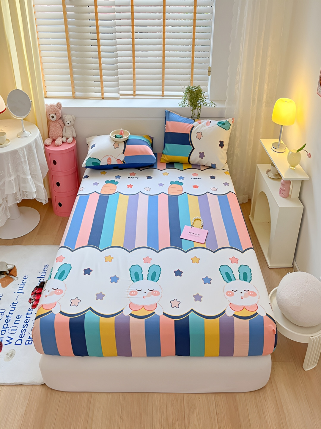 JC HOME Dream Lover White Conversational Cotton 210 TC Fitted King Fine Bedsheet with 2 Pillow Covers-79 x 71 inches