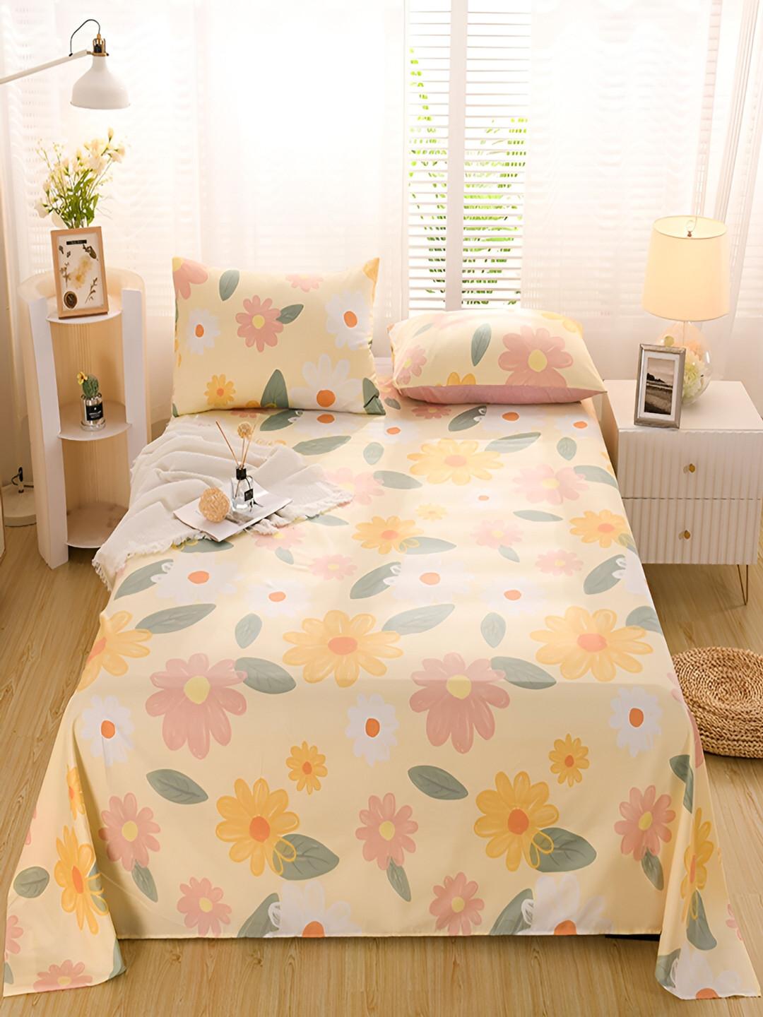 JC HOME Monarchsingle Cream Floral Cotton 104 TC Queen Fine Bedsheet with 2 Pillow Covers-91 x 79 inches