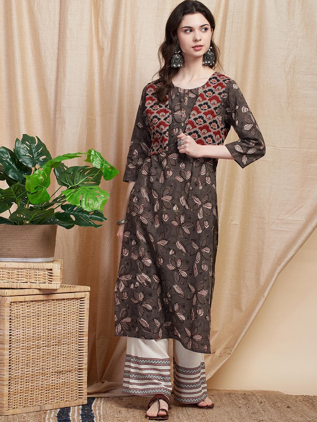 FASHOR Paisley Printed Round Neck Straight Kurta With Ajrakh Printed Jacket