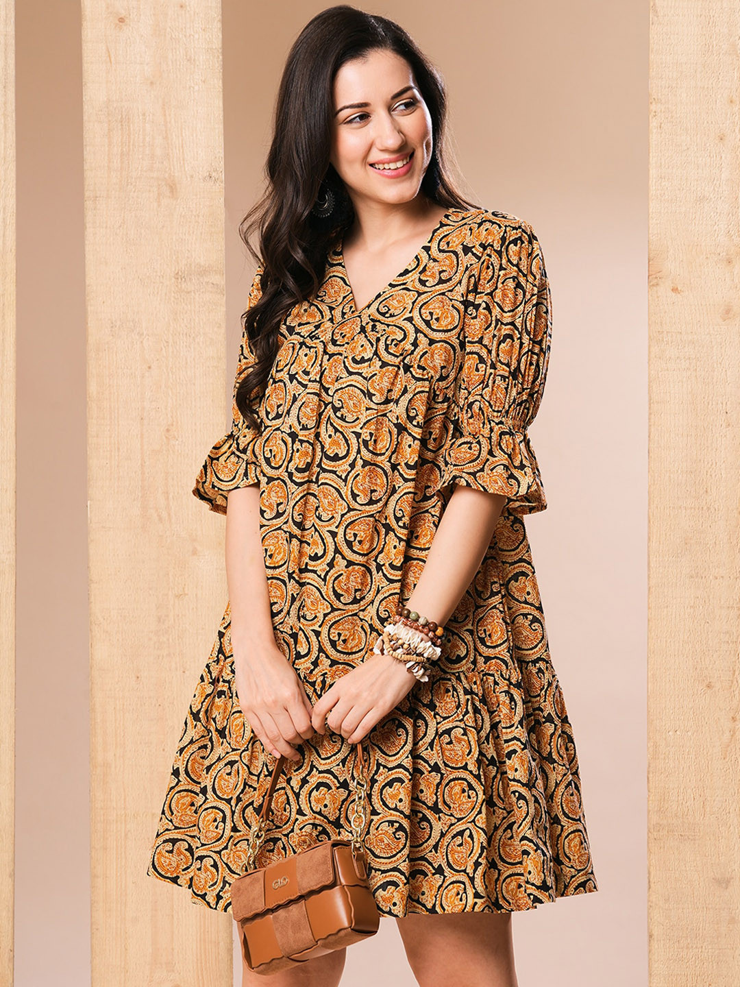 Globus Paisley Printed V-Neck Puff Sleeves Flared Hem Fusion A-Line Alia Cut Dress