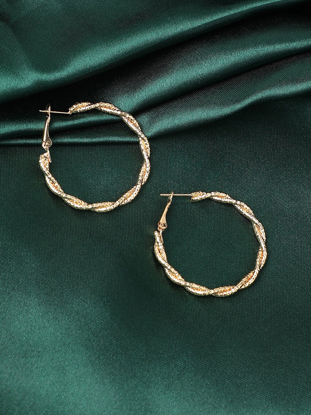 SOHI Twisted Hoop Earrings