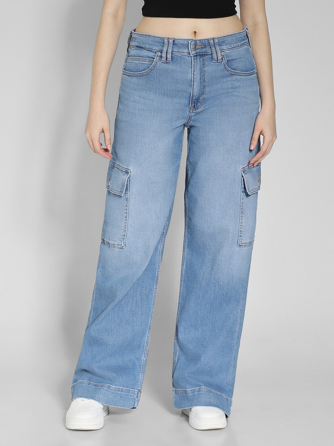 AMERICAN EAGLE OUTFITTERS Women High-Waisted Cargo Wide-Leg Stretchable Cargo Jeans