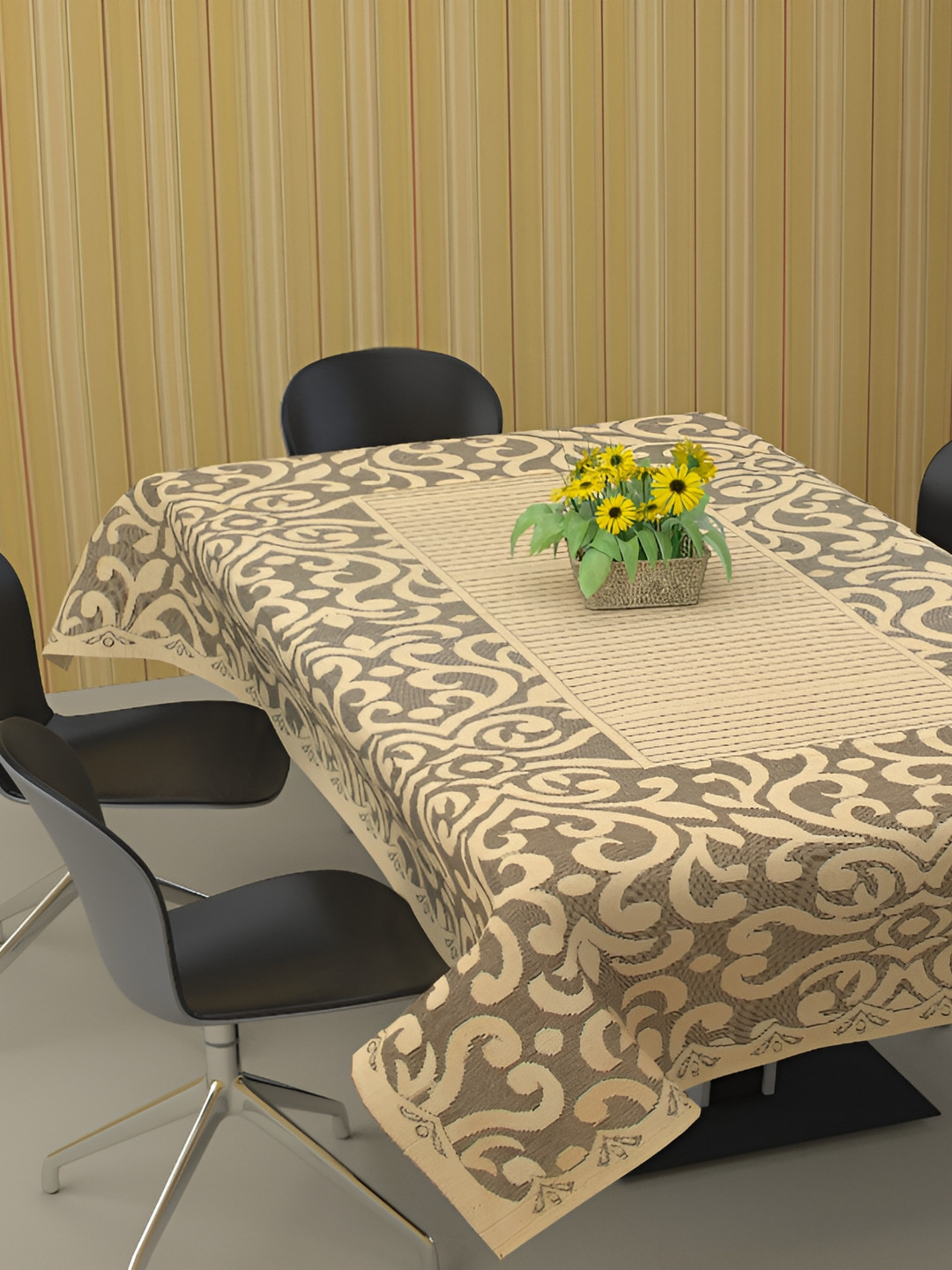 BIGGER FISH Gold-Toned Cotton 8-Seater Table Cover