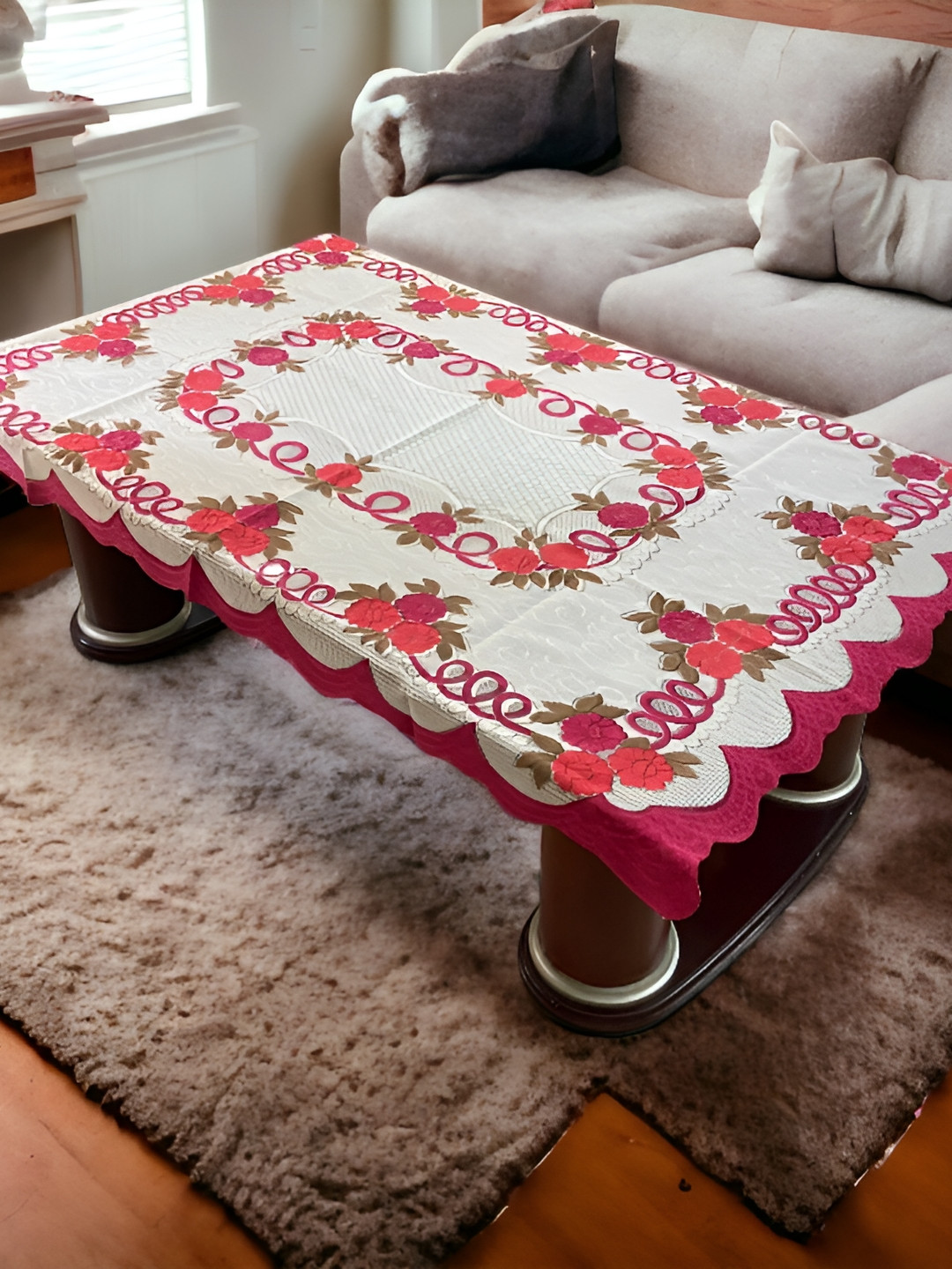 BIGGER FISH Pink & White Floral Printed Cotton 4-Seater Table Cover