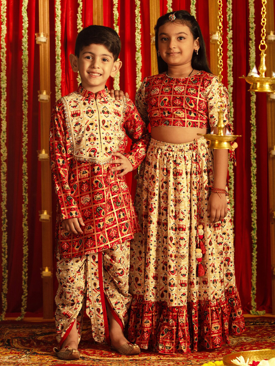 VASTRAMAY Girls Ethnic Motifs Patola Printed Ready to Wear Lehenga & Blouse