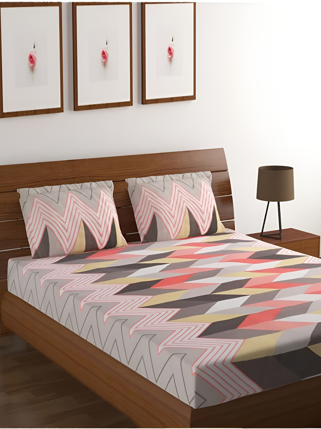 Innovative Edge Zigzag Red Geometric Cotton 160 TC Fitted King Fine Bedsheet with 2 Pillow Covers-182 x 198 cm