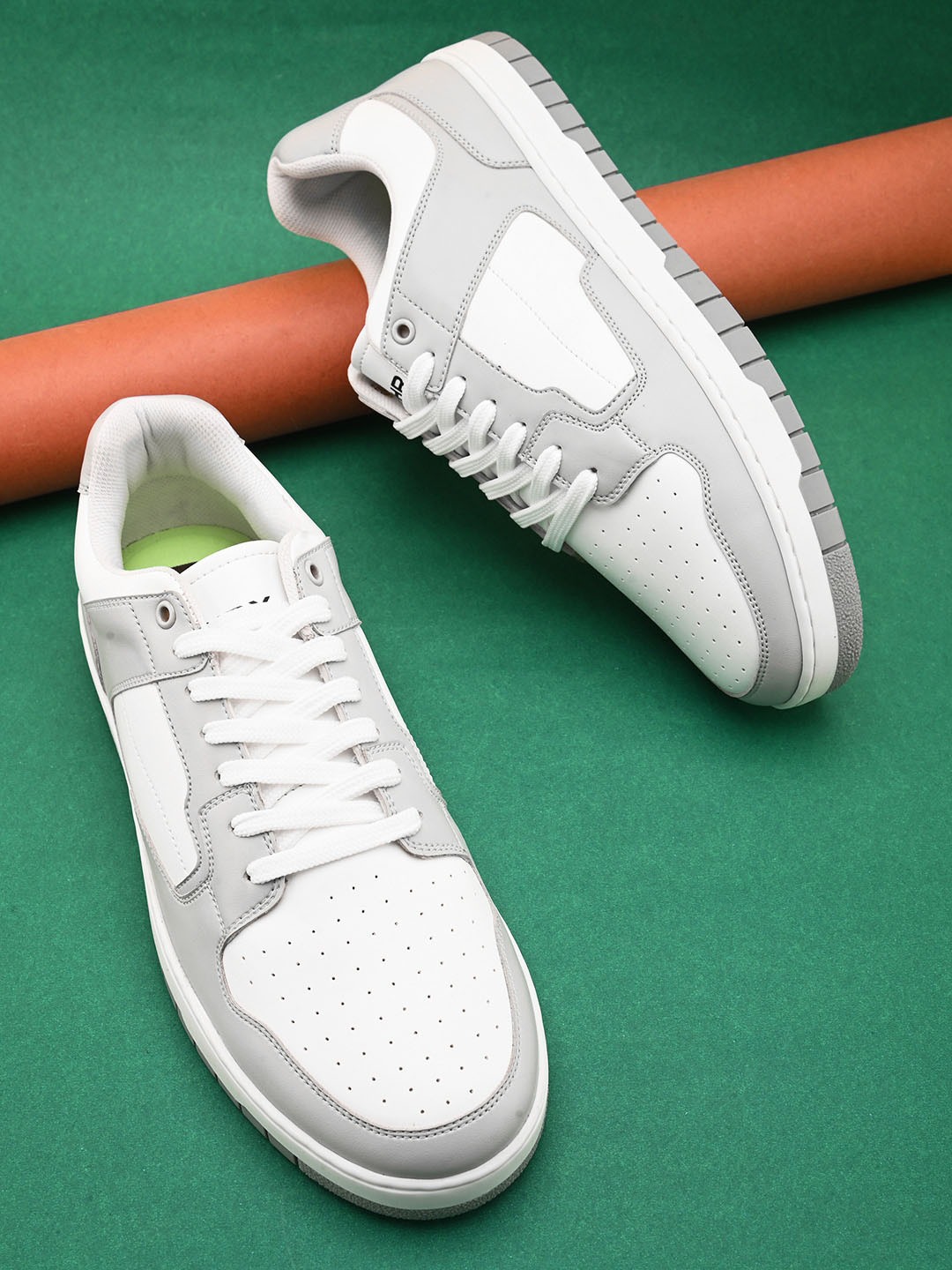 HRX by Hrithik Roshan GAMESCAPE Men White & Grey Perforations Lightweight Sneakers