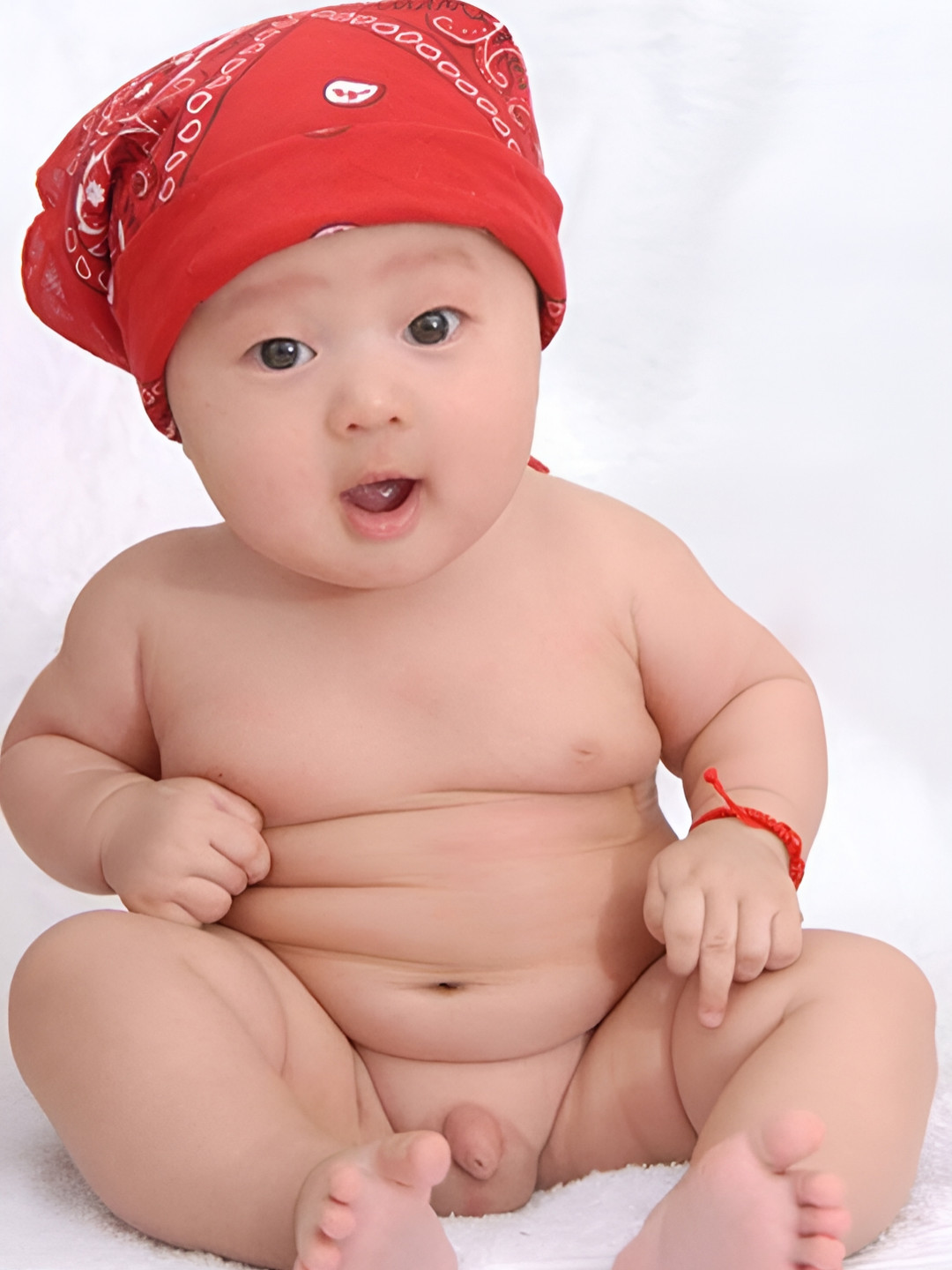 Wallpics White & Red Baby Printed Self Adhesive Wallpaper