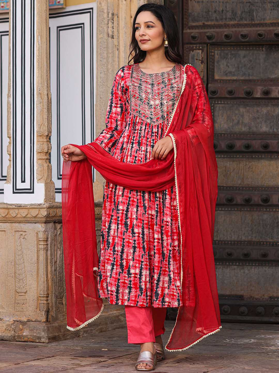 AMIRAS INDIAN ETHNIC WEAR Floral Printed Anarkali Kurta with Palazzos & Dupatta