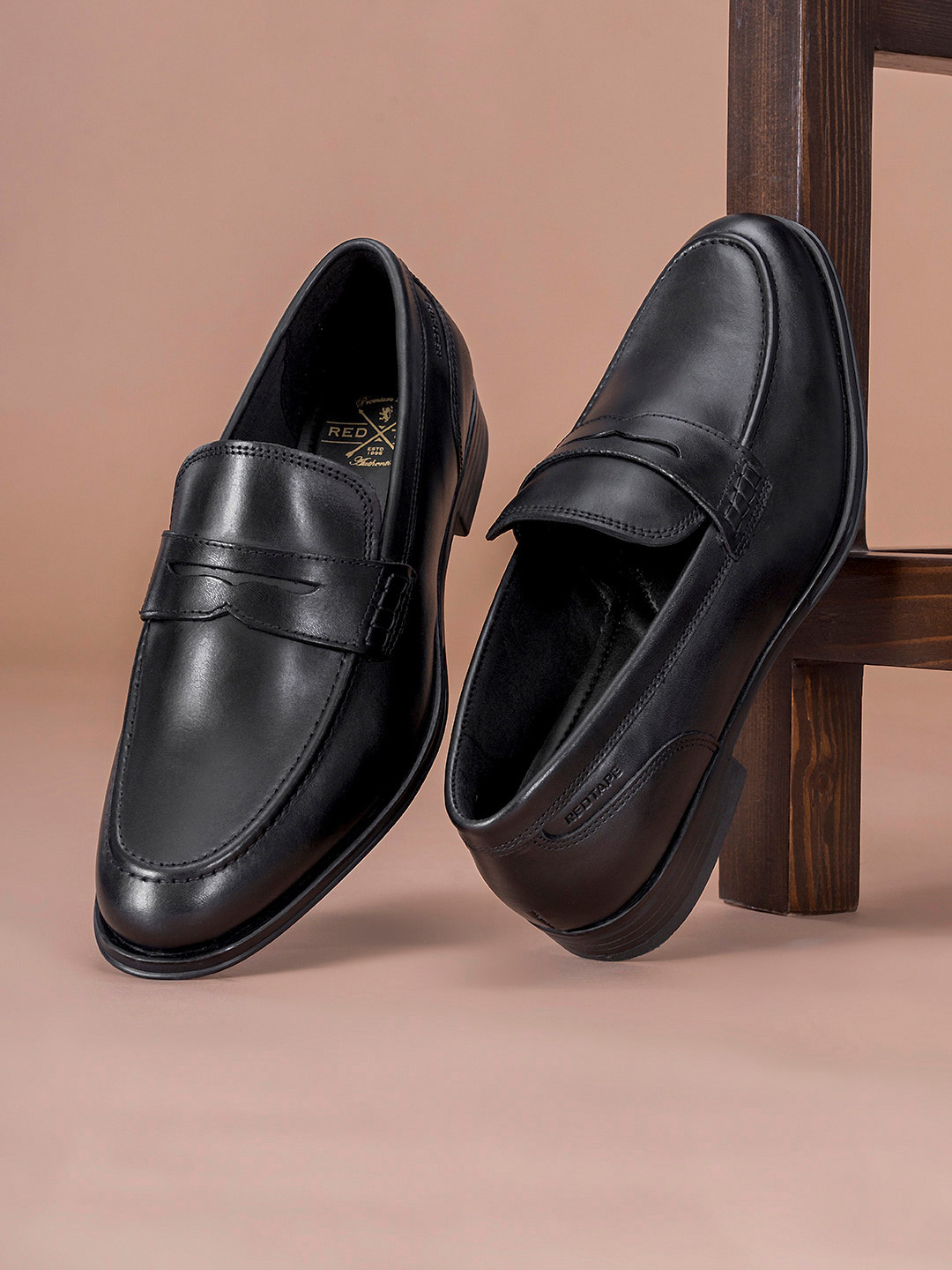 Red Tape Men Textured Round Toe Formal Loafers