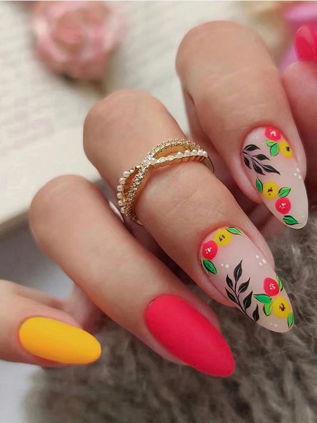 Secret Lives Set Of 24 Matte With Leaves Design Artificial Nails - Spring Flower