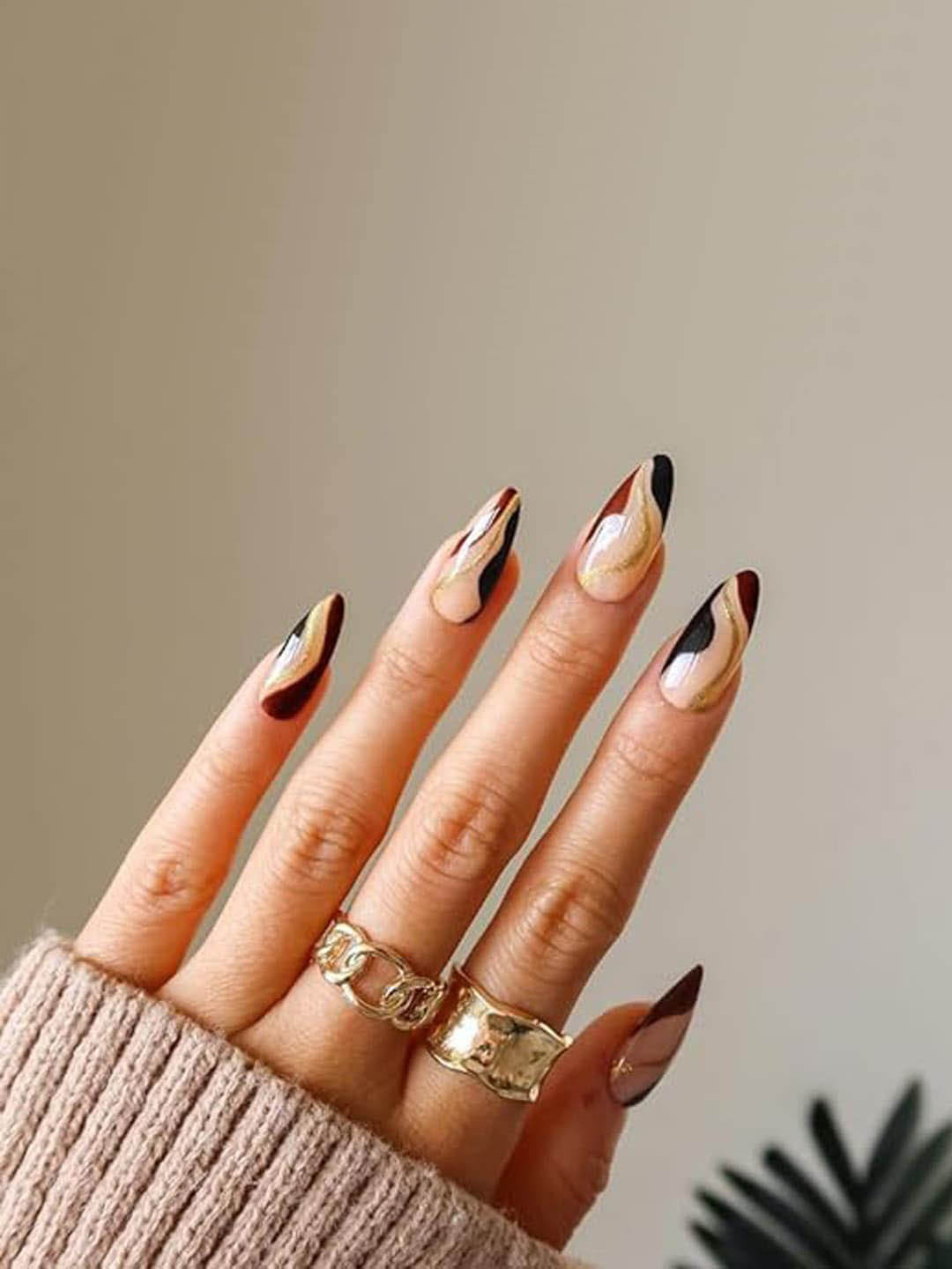 Secret Lives Set Of 24 Glossy With Glitter Design Artificial Nails - Black Brown Glitter