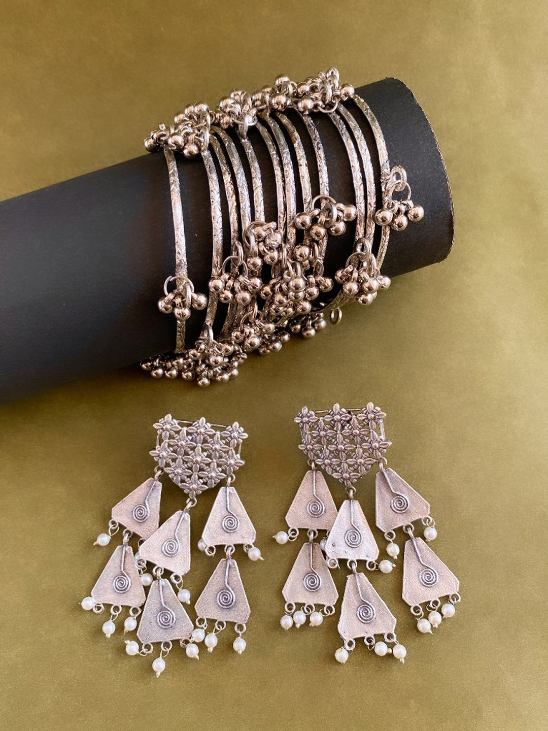 ATIBELLE Set Of 13 Silver-Plated Beaded Bangles & Earrings