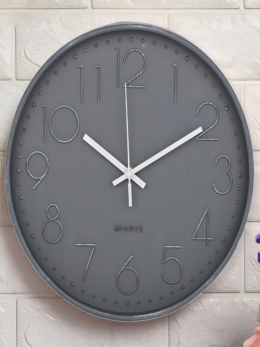 Kuber Industries Grey & White Analogue Wall Clock