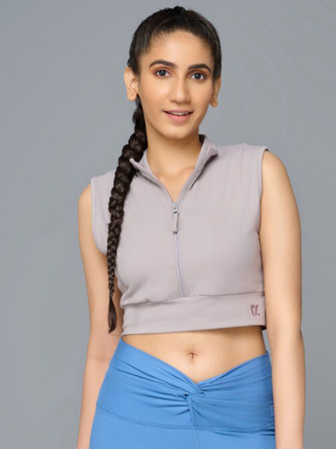 RYZ High Neck Sleeveless Shirt Style Sports Crop Top