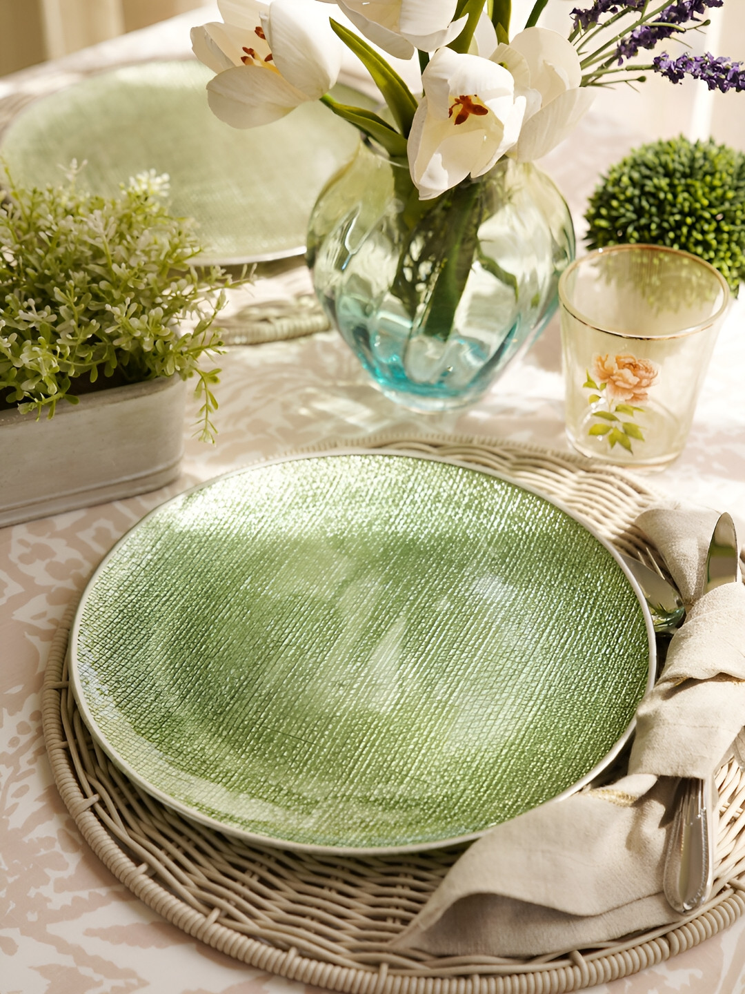 Pure Home and Living Green 2 Pieces Textured Matte Plates