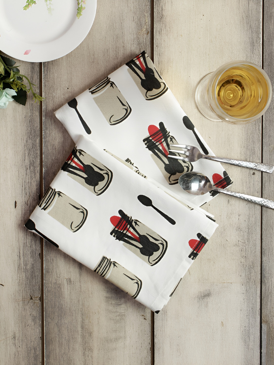 THE CONVERSION Beige & White 6 Pieces Cotton Printed Table Napkins