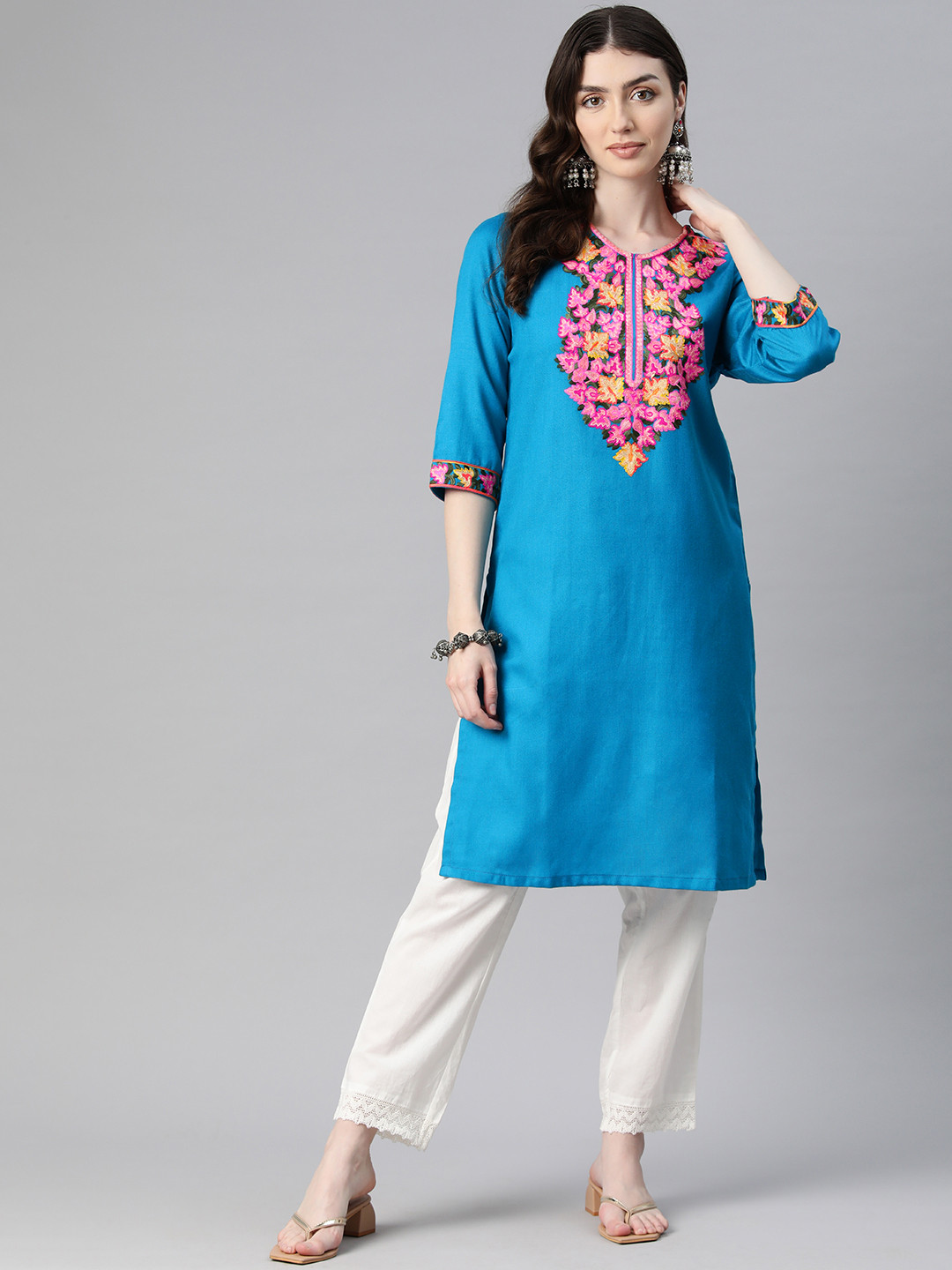 SWI Stylish Women Floral Yoke Design Woollen Kurta
