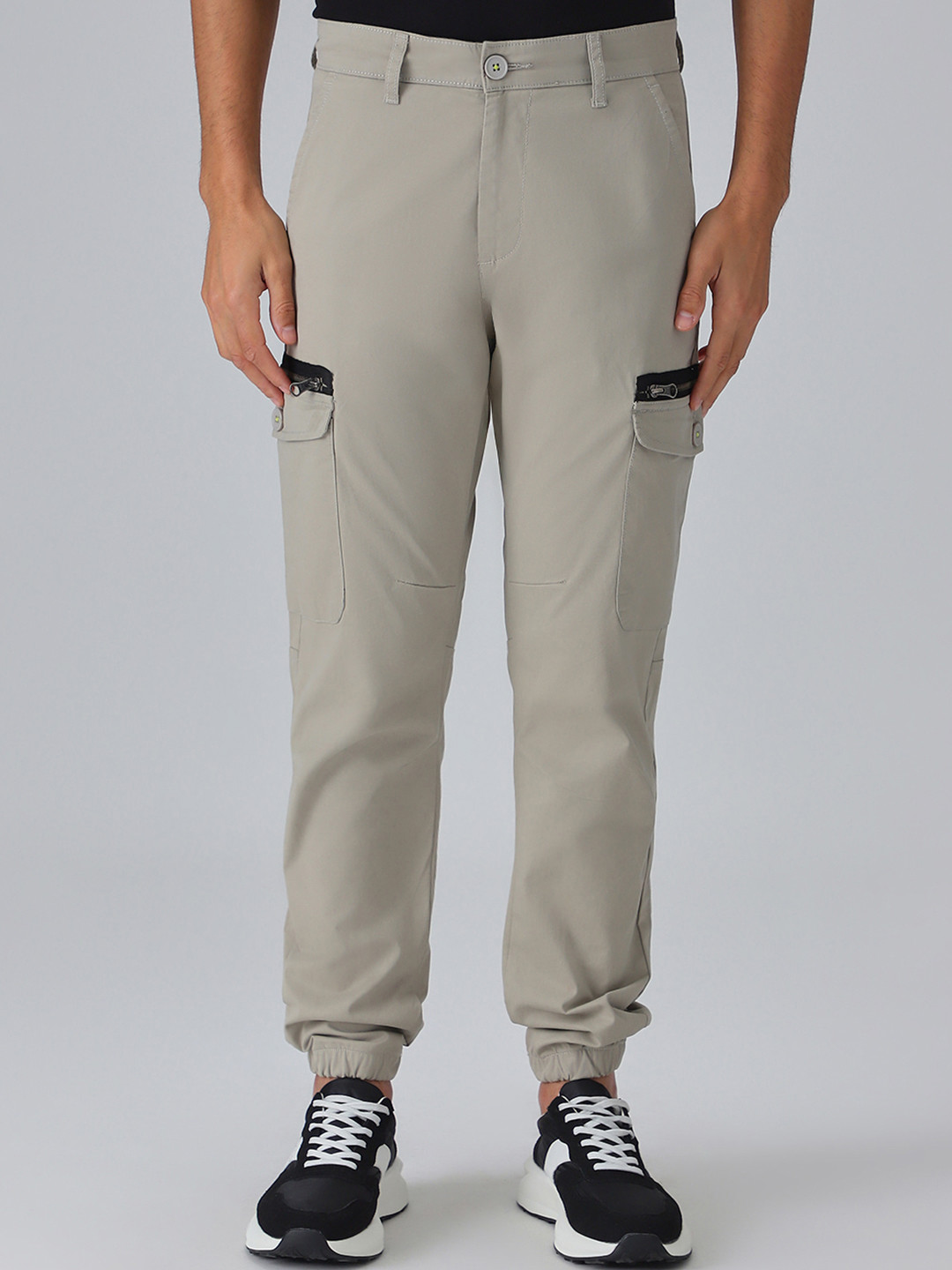 Banana Club Men Mid-Rise Easy Wash Cotton Cargo Trousers