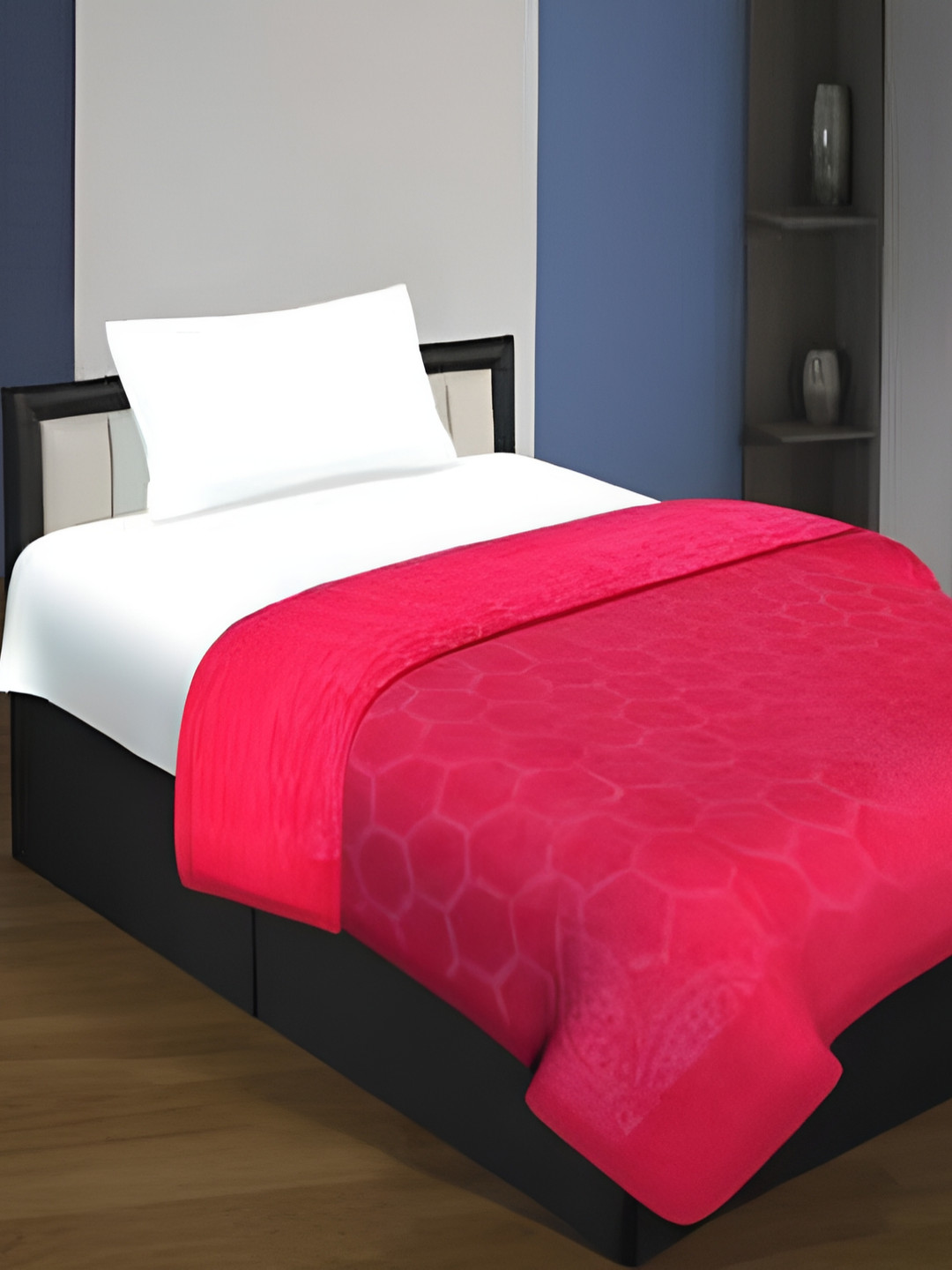Comfowell Pink Geometric Heavy Winter 233 GSM Double Bed Blanket