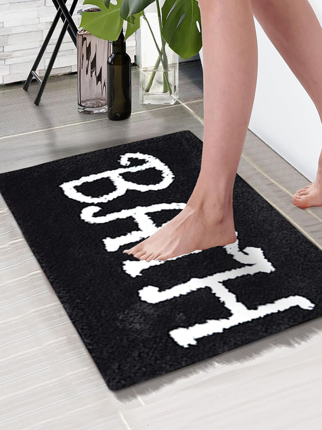 Aura Black & White Bath Self-Design 1850 GSM Anti-Skid Large Bath Mat