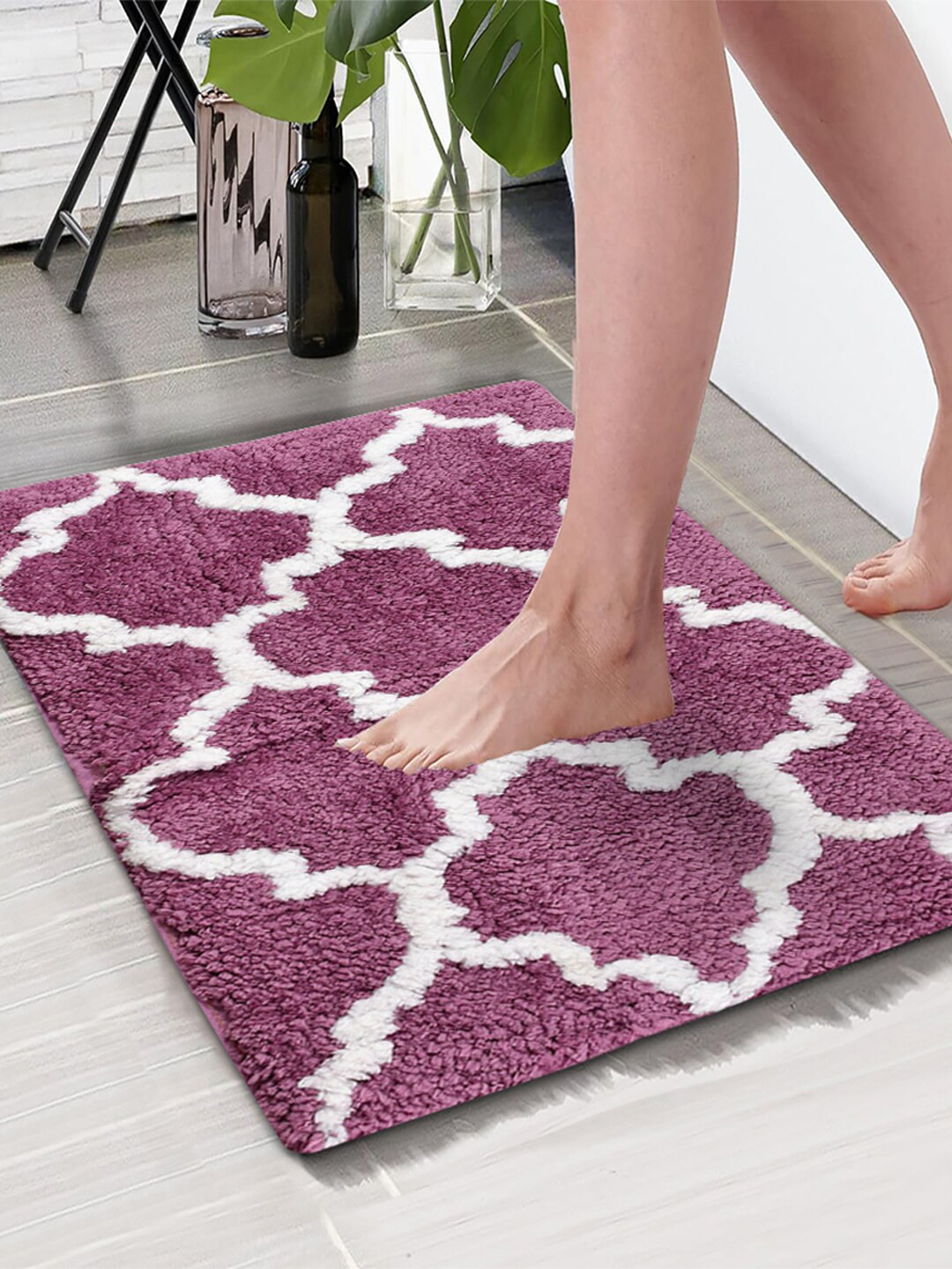 Aura Purple & White Moroccan Anti-Skid 1850 GSM Bath Mat