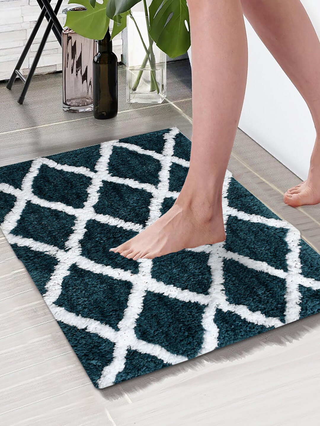 Aura Teal-Green & White Checked Checkered  1850 GSM Anti Skid Microfiber Bath Rugs