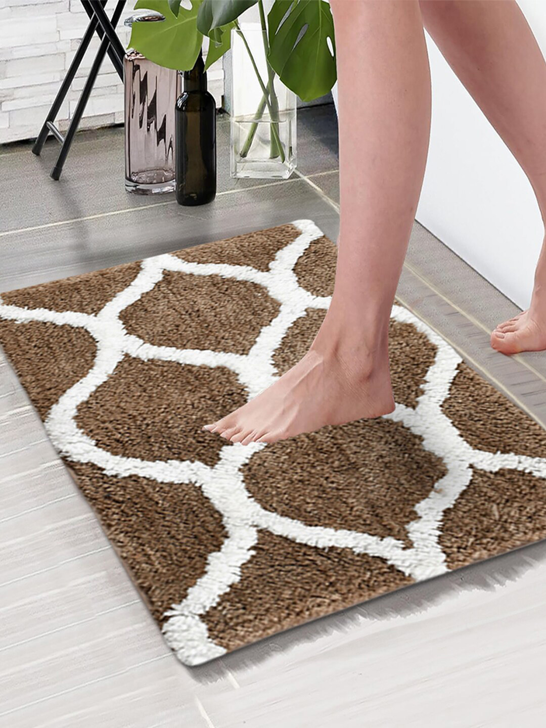 Aura Coffee Brown & White Swish Design Microfiber 1850 GSM Large Bath Mat