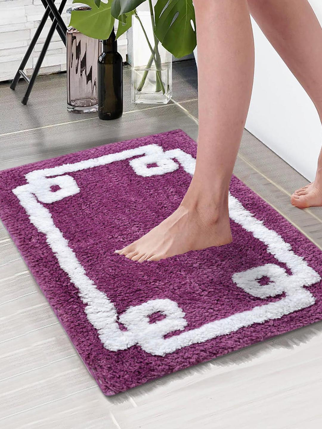 Aura Purple & White Abstract Printed Microfiber 1850 GSM Large Anti-Skid Bath Mat