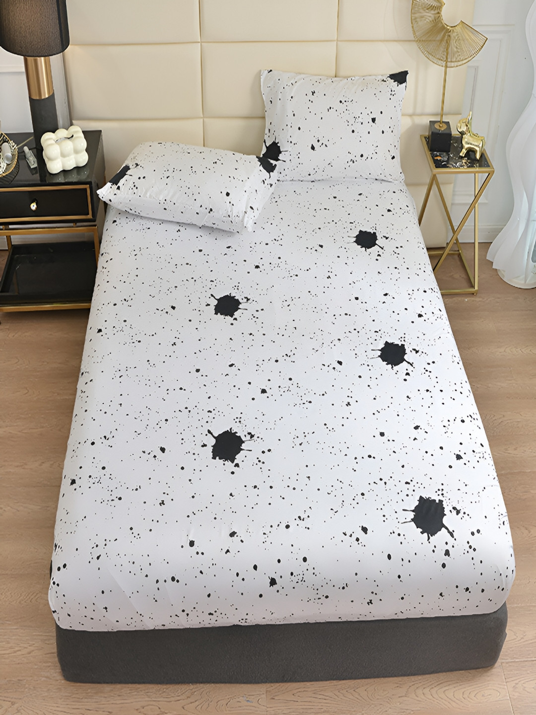 JC HOME White Graphic Polycotton 140 TC Fitted Double Coarse Bedsheet with a Pillow Cover-47 x 79 inches
