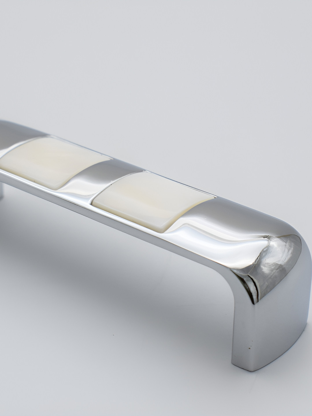 Rab White Glossy Finished Door Handle