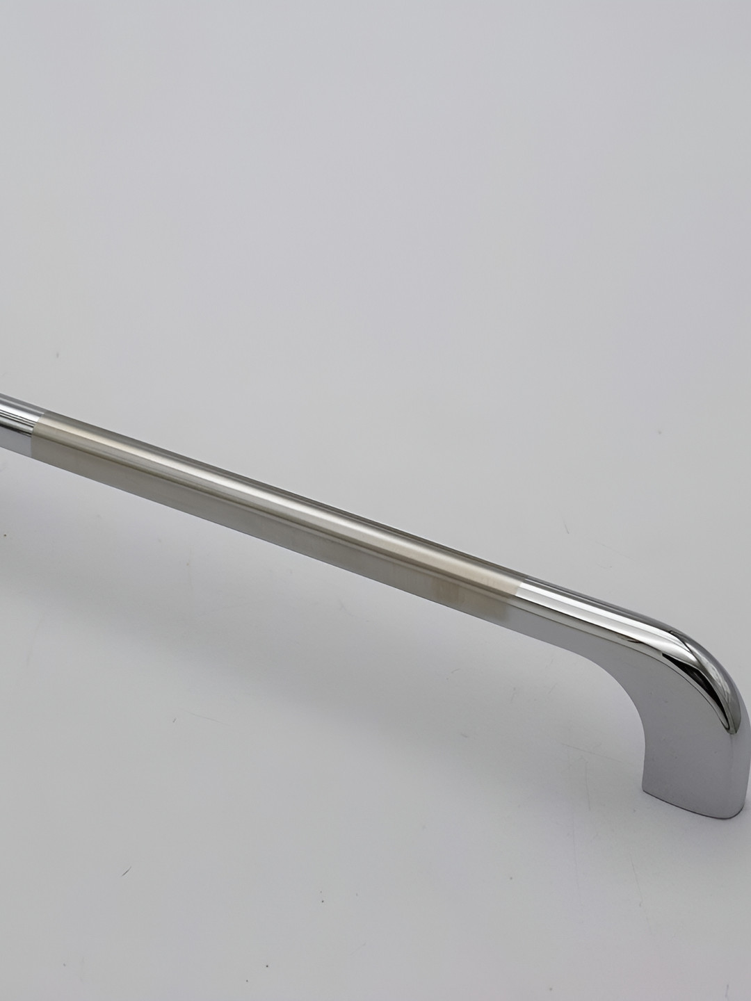 Rab Silver Toned Glossy Cabinet/Drawer Handle