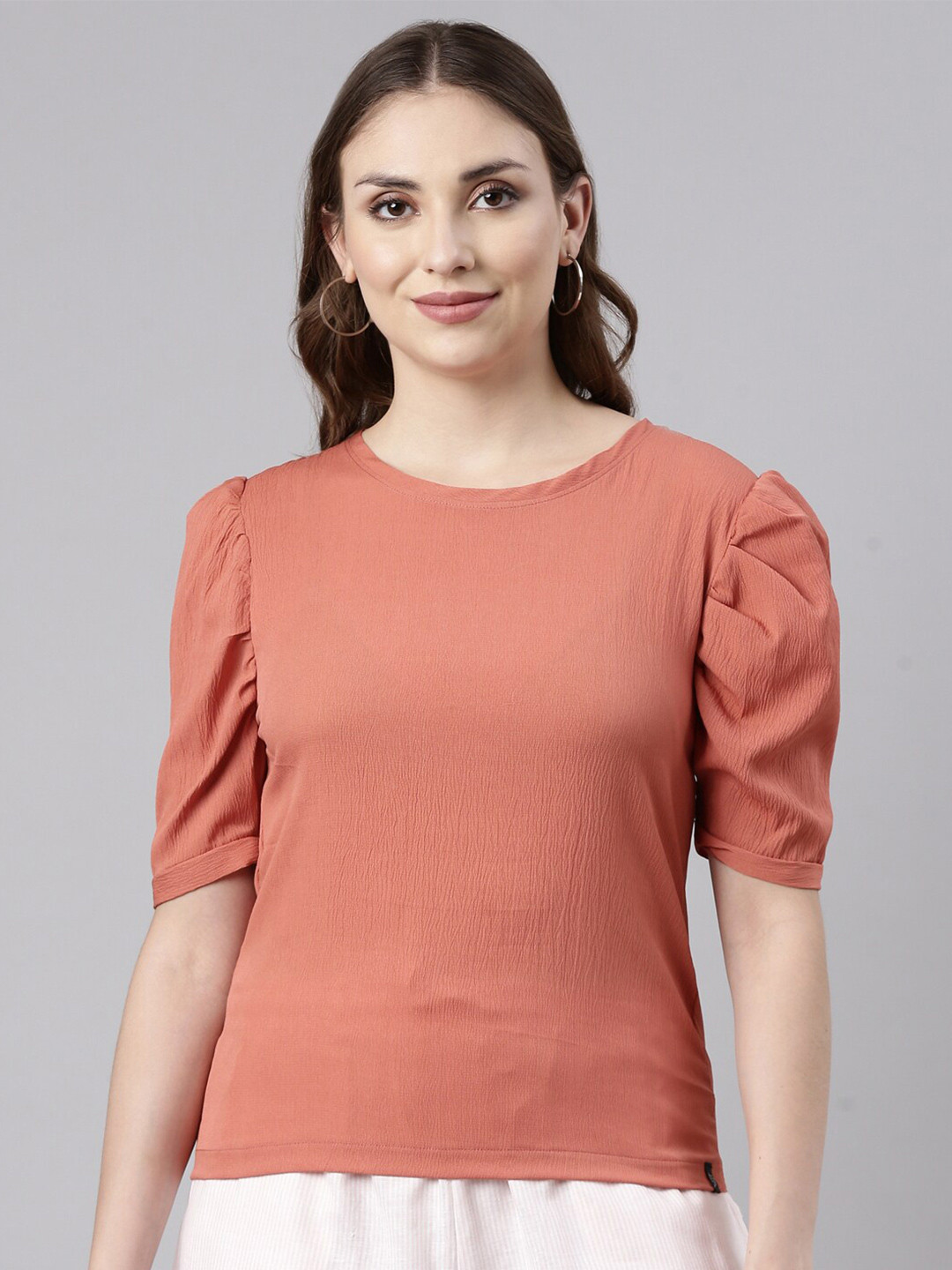 TWIN BIRDS Round Neck Puff Sleeve Crumple Short Top