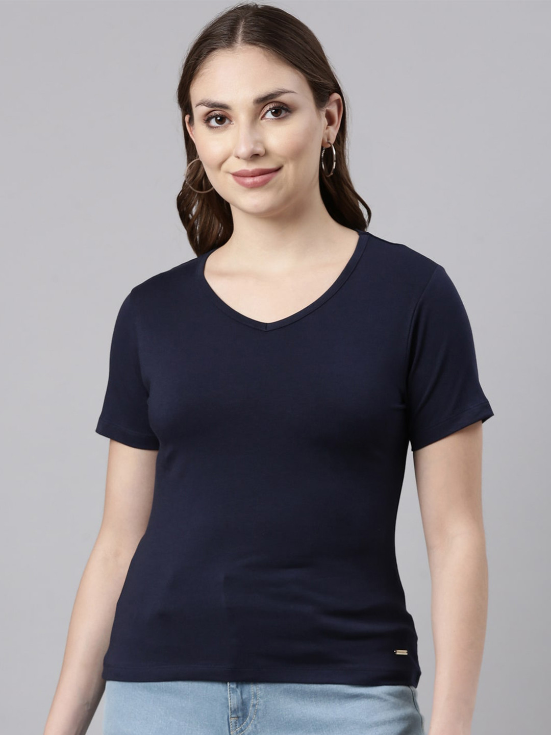TWIN BIRDS Basic V-Neck Tops
